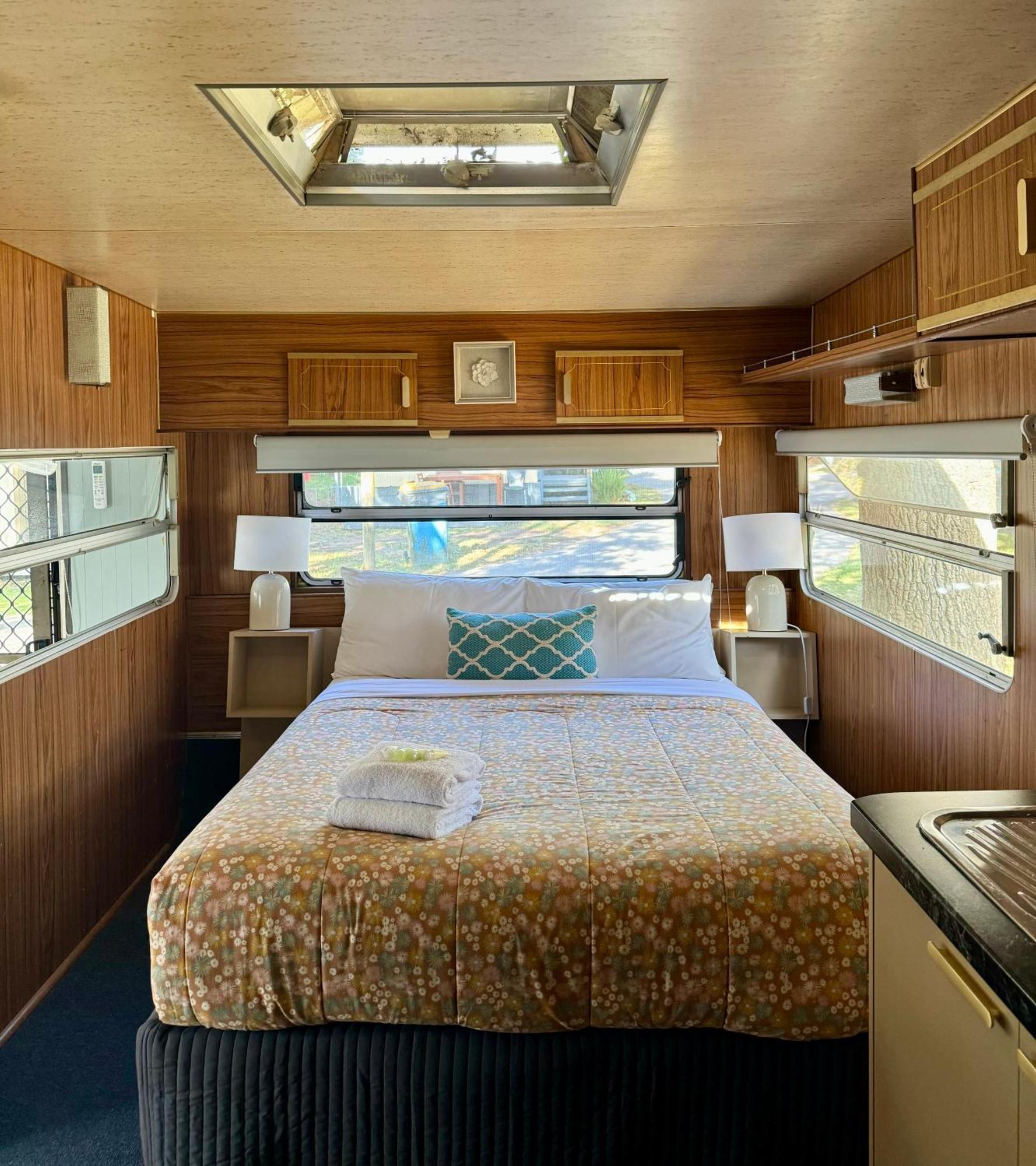 Mornington Peninsula Retro Caravans راي الغرفة الصورة