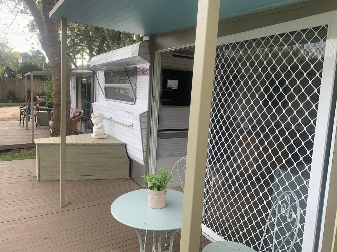 Mornington Peninsula Retro Caravans راي الغرفة الصورة