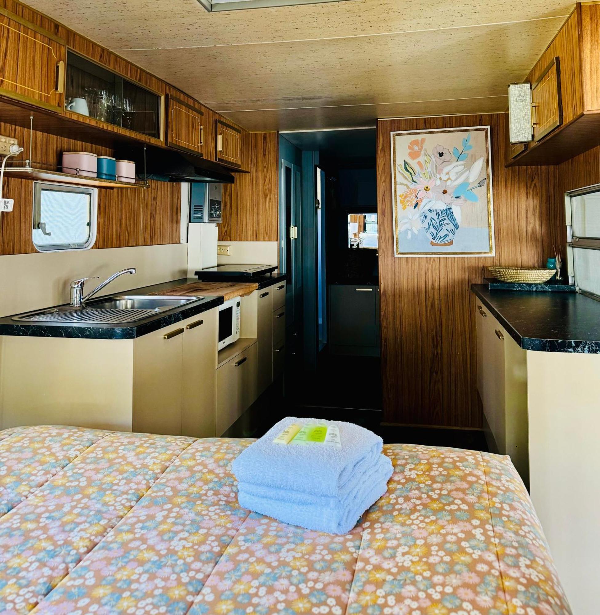 Mornington Peninsula Retro Caravans راي الغرفة الصورة